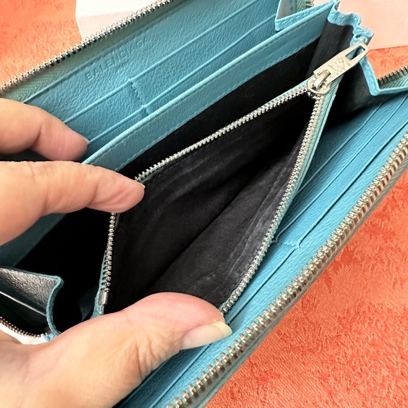 Balenciaga Round Zip Wallet Blue Soft Leather - Picture 12 of 15
